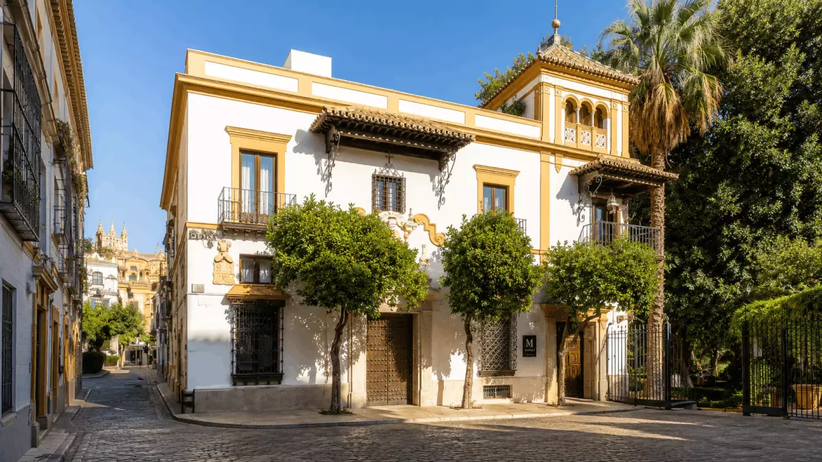 Hotel en el centro de Sevilla: la opción práctica para visitar la ciudad en verano