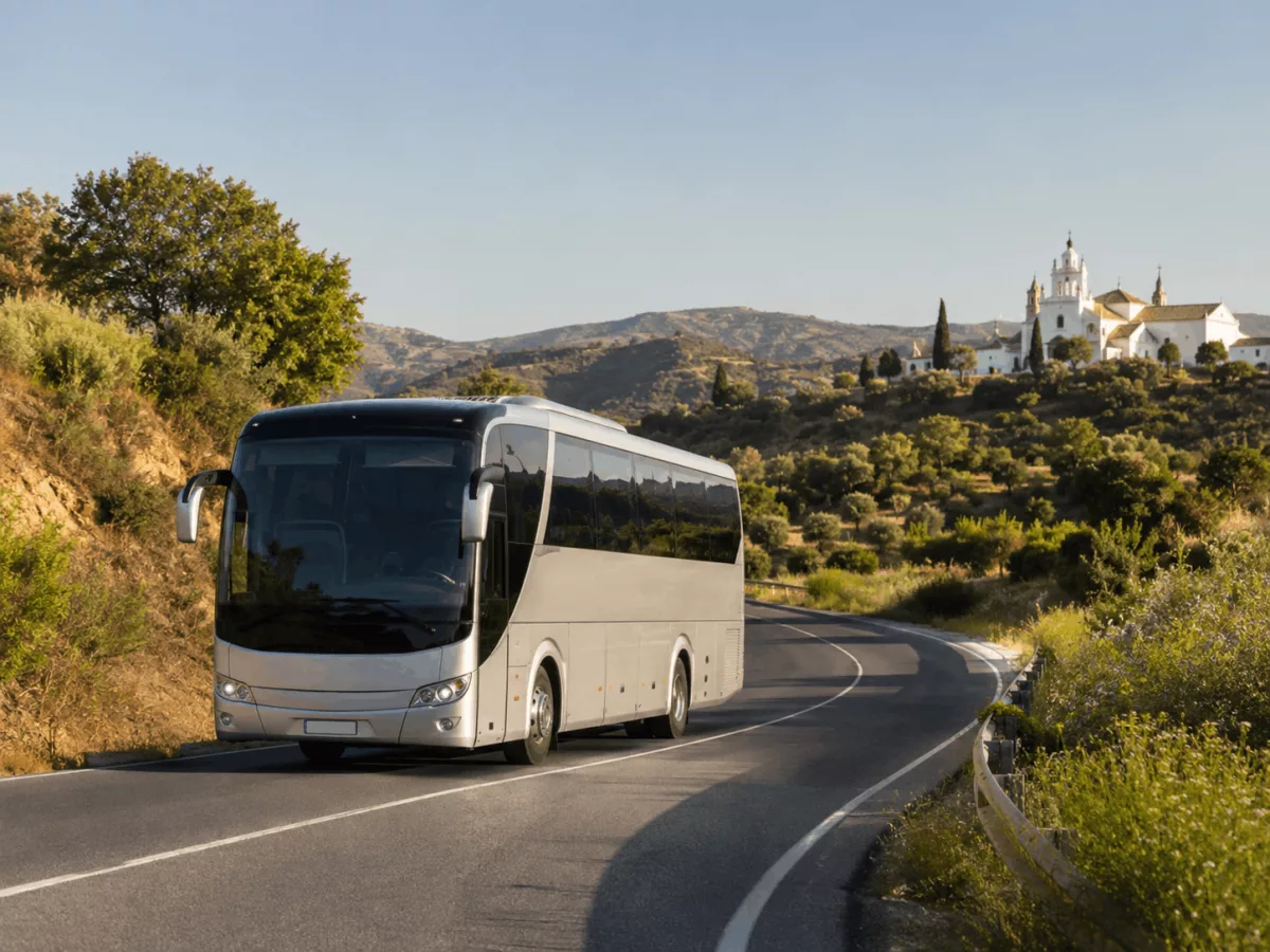 Alquiler de autocares para bodas en Huelva: cómo organizar el transporte de invitados