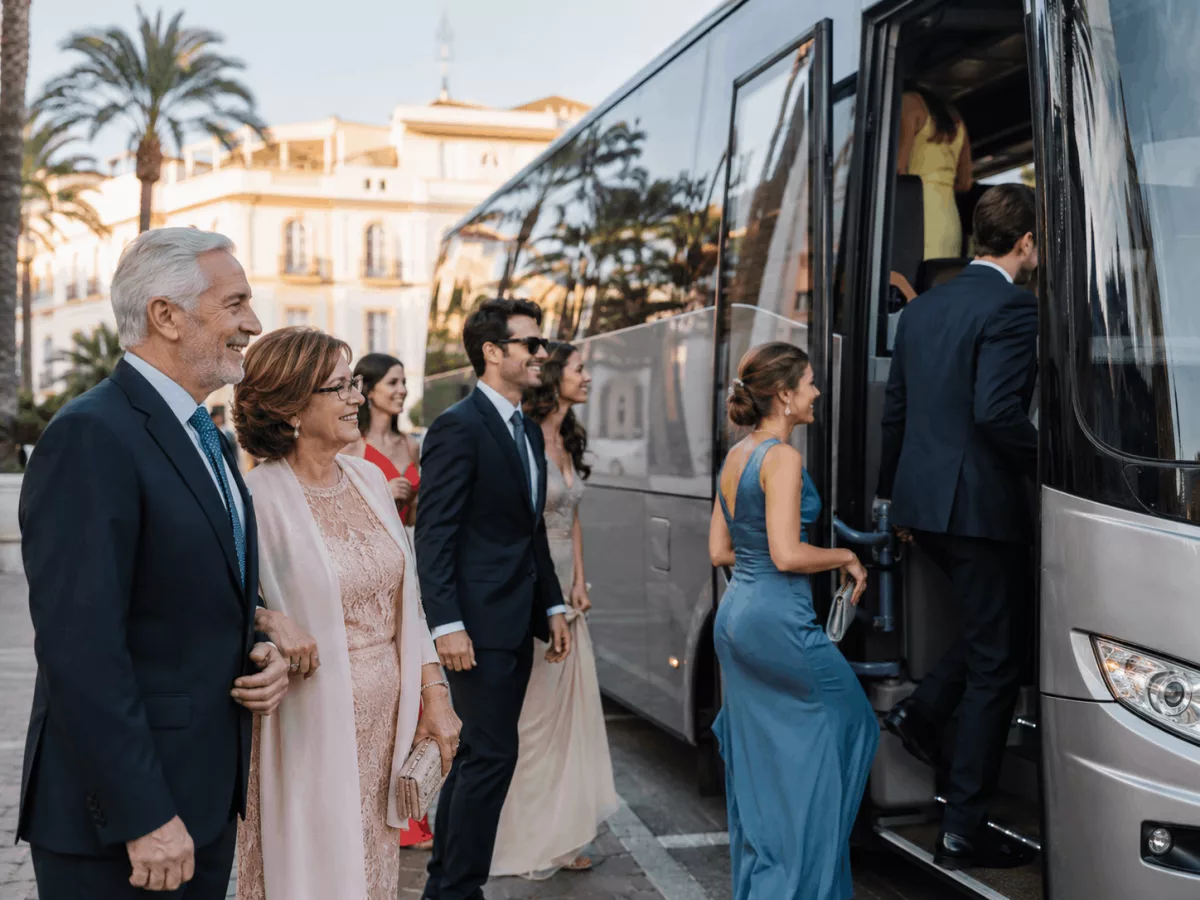 Alquiler de autocares para bodas en Huelva: cómo organizar el transporte de invitados